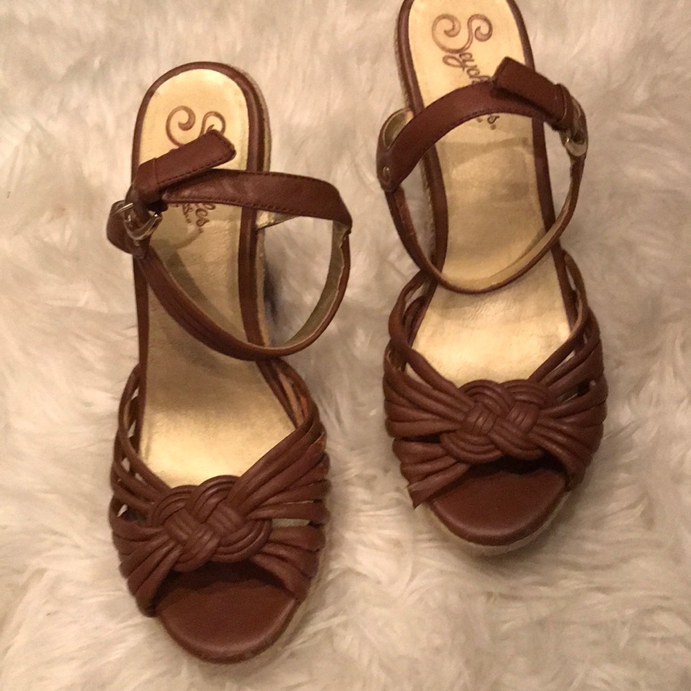 Seychelles wedges